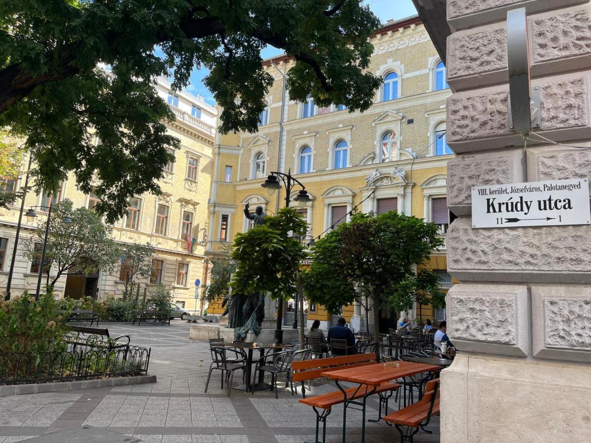 Palace District Rooms Budapeste Exterior foto